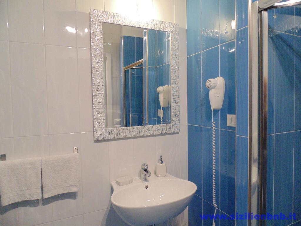 Sizilien Hotel Ragusa Cameră foto